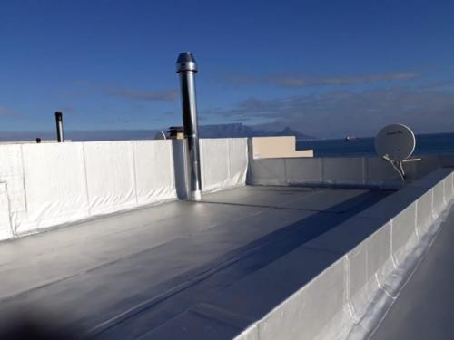 flat roof waterproofign torch on